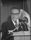 Kissinger-en-1975